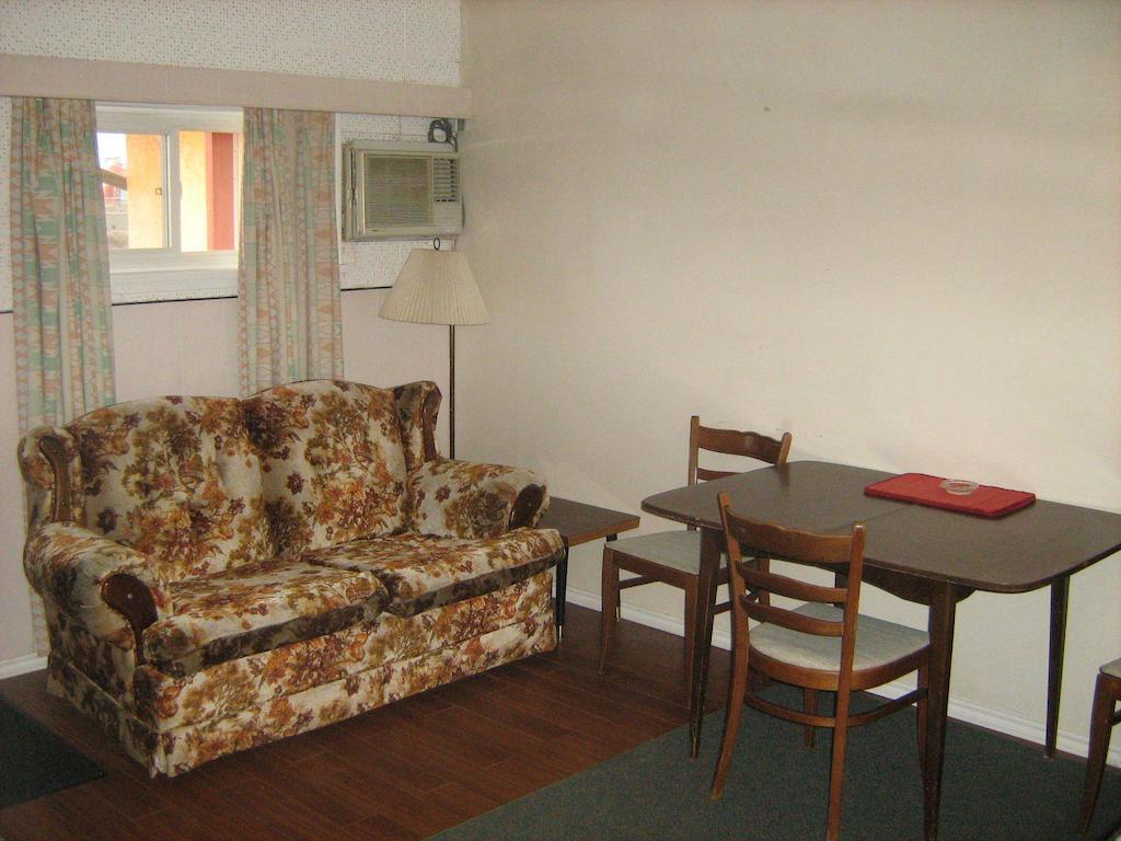 Airport Inn Quesnel Pokój zdjęcie