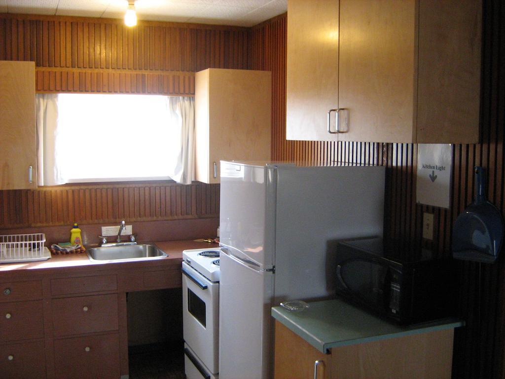 Airport Inn Quesnel Pokój zdjęcie