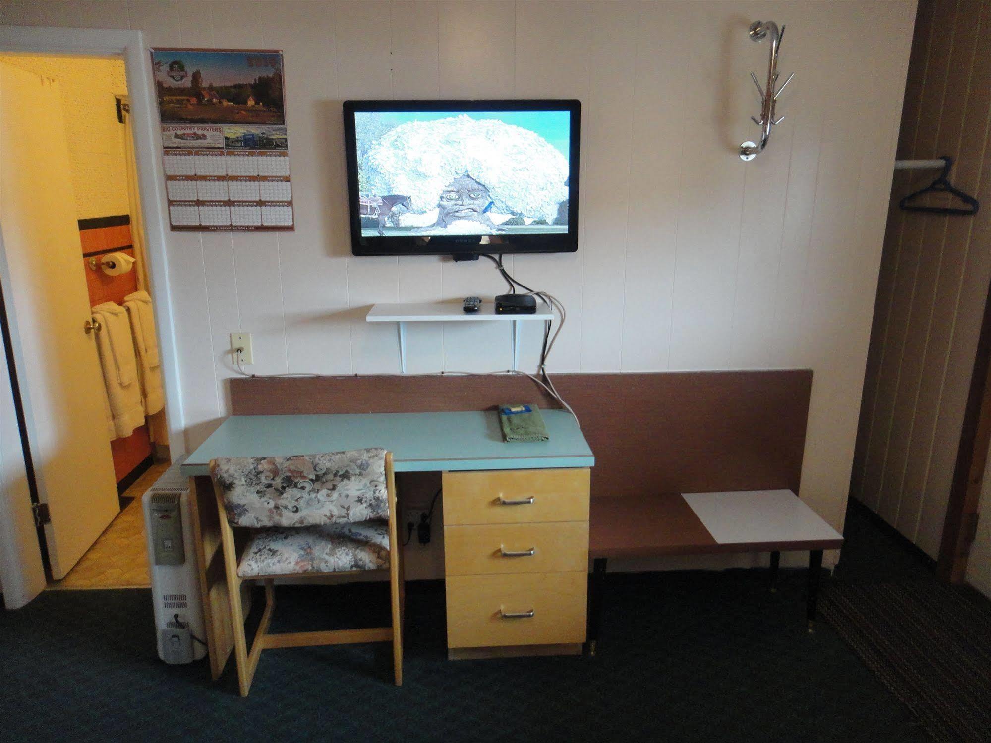 Airport Inn Quesnel Zewnętrze zdjęcie