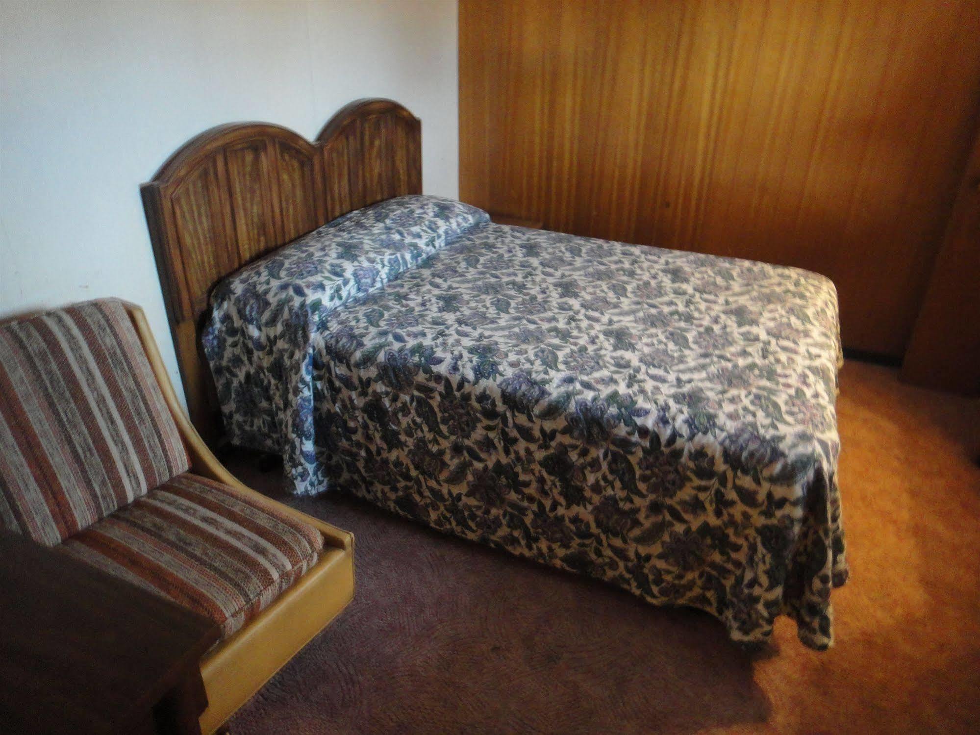 Airport Inn Quesnel Zewnętrze zdjęcie